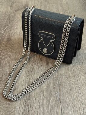 Henri Bendel Black Leather Shoulder Bag Chain Strap Branded Purse Designer Chic